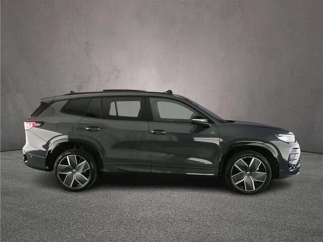 Volkswagen Tayron R-Line Edition 1.5 TSI eHybrid 272pk DSG Automaat Trekhaak, Black style, Panoramadak, Adaptive cruise control, Elektrische achterklep, 360 camera, Achteruitrijcamera