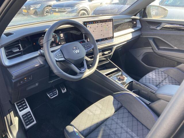 Volkswagen Tayron 1.5 eHybrid/272PK R-Line Edition Panoramadak · Navigatie · 360° Camera + Parkeersensoren · Garantie t/m 03-03-2030 of 100.000km