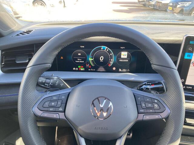 Volkswagen Tayron 1.5 eHybrid/272PK R-Line Edition Panoramadak · Navigatie · 360° Camera + Parkeersensoren · Garantie t/m 03-03-2030 of 100.000km