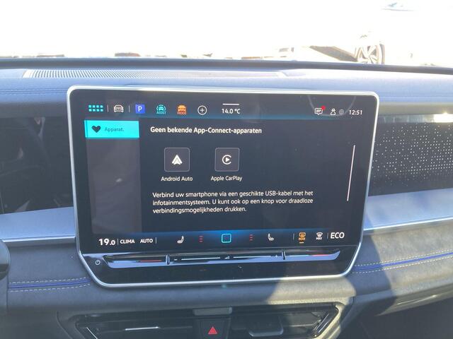 Volkswagen Tayron 1.5 eHybrid/272PK R-Line Edition Panoramadak · Apple/Android Car Play · Camera + Parkeersensoren · Garantie t/m 30-12-2030 of 100.000km