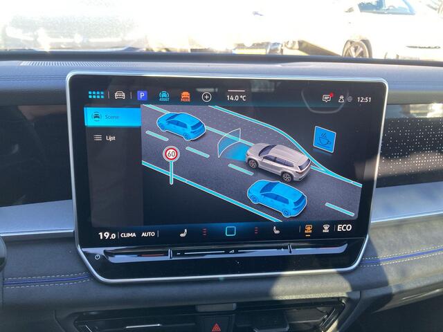 Volkswagen Tayron 1.5 eHybrid/272PK R-Line Edition Panoramadak · Apple/Android Car Play · Camera + Parkeersensoren · Garantie t/m 30-12-2030 of 100.000km