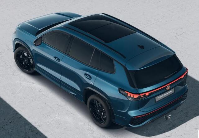 Volkswagen Tayron 1.5 eHybrid R-Line Edition / Panoramadak / Trekhaak / IQ Light / 20" lm velgen / Navi / Carplay