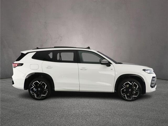 Volkswagen Tayron R-Line Edition 1.5 TSI eHybrid 272pk DSG Automaat Trekhaak, Harman Kardon audio, Panoramadak, Black style, Navigatie, Adaptive cruise control