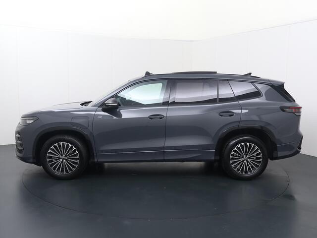 Volkswagen Tayron 1.5 eHybrid R-Line Edition | 272 PK | SoH 100% | Trekhaak | Panoramadak | Head-up display | Area view 360 graden | Harmann Kardon audio | IQ.Light HD koplampen |