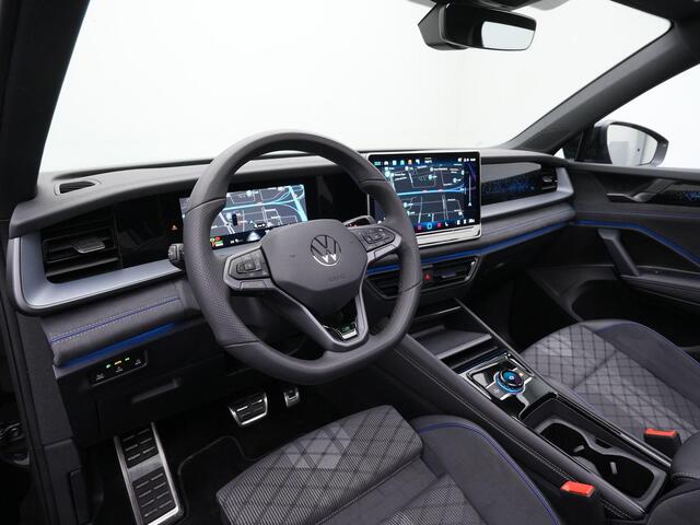 Volkswagen Tayron 1.5 eHybrid 272 pk R-Line Edition | Panoramadak | Adaptief onderstel | Stuur-/achterbankverwarming | Achteruitrijcamera | Navigatie