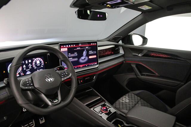 Volkswagen Tayron R-Line Edition 1.5 TSI eHybrid 272pk DSG Automaat Trekhaak, Panoramadak, Harman Kardon audo, Black style, Navigatie, Achteruitrijcamera, Adaptive cruise control