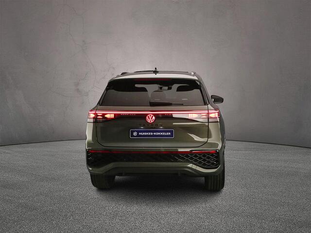 Volkswagen Tayron R-Line Edition 1.5 TSI eHybrid 272pk DSG Automaat Trekhaak, Panoramadak, Harman Kardon audo, Black style, Navigatie, Achteruitrijcamera, Adaptive cruise control