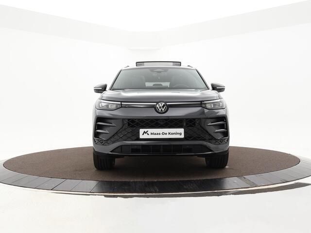 Volkswagen Tayron 1.5 eHybrid 272pk DSG R-Line Edition · Trekhaak · Panoramadak · Leder · Harman Kardon sound · Elektrische stoelen · 360 gr. Camera · Apple/Android Car Play · Head-Up Display · Garantie t/m 23-11-2029 of 100.000km
