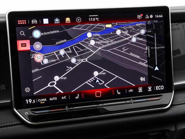 Volkswagen Tayron 1.5 eHybrid 204pk DSG Life Edition · SOH 100% · Camera · Inklap. Trekhaak · Stuur- & Stoelverwarming · Side Assist · Sfeerverlichting · ACC · Parkeerassistent ·