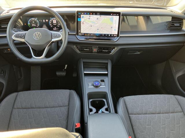 Volkswagen Tayron 1.5eHybrid 150kW/204PK Life Edition DSG · Trekhaak · Apple/Android Car Play · Camera + Parkeersensoren · Garantie t/m 12-05-2027