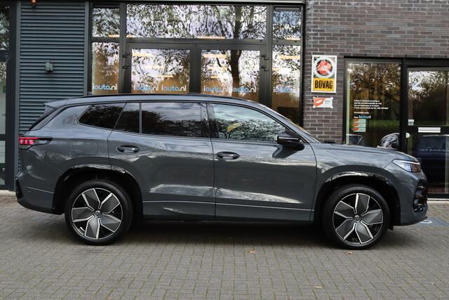 Volkswagen Tayron 1.5 eHybrid 272PK R-Line Black Style IQ.Light HD/Pano/Keyless/360/DCC/ACC/Dodehoek/20"/Trekhaak