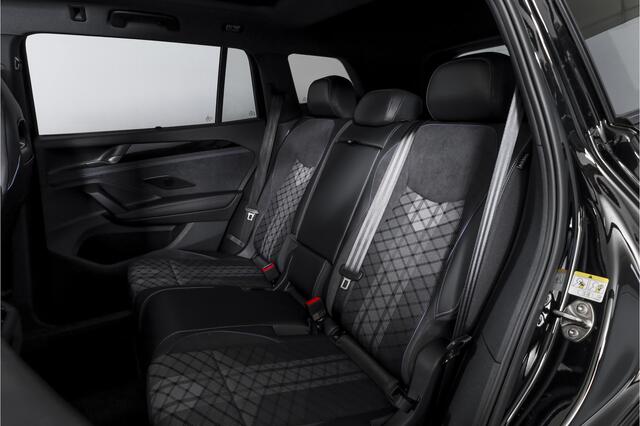 Volkswagen Tayron 1.5 eHybrid 272 PK R-Line Edition | Black Style Pakket | S/K-Panodak | Elek. Trekhaak | Dig. Cockpit | Adapt. Cruise | Stoel-+Stuurverw. | Camera | App. Connect | ECC | Elek. Klep | LM 20" | 5694