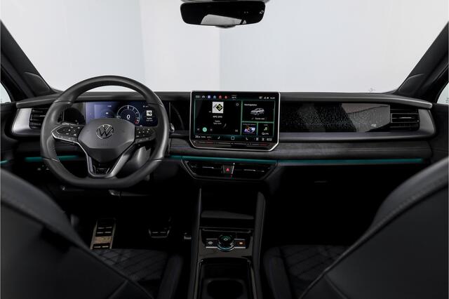 Volkswagen Tayron 1.5 eHybrid 272 PK R-Line Edition | Black Style Pakket | S/K-Panodak | Elek. Trekhaak | Dig. Cockpit | Adapt. Cruise | Stoel-+Stuurverw. | Camera | App. Connect | ECC | Elek. Klep | LM 20" | 5958