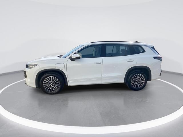 Volkswagen Tayron 1.5eHybrid 150kW/204PK Life Edition DSG · Trekhaak · Camera · Apple/Android Car Play · Stoelverwarming · Garantie t/m 12-05-2025