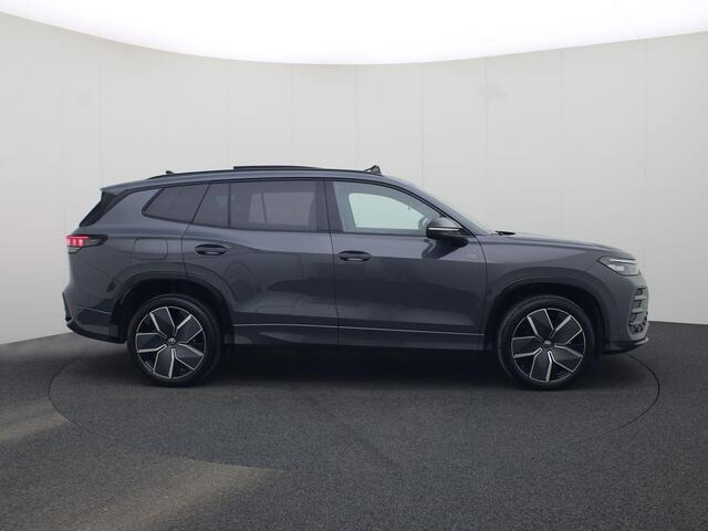 Volkswagen Tayron 1.5eHybrid 200kW/272PK R-Line DSG · Panoramadak · Massagefunctie · Camera + Parkeersensoren · Garantie tot oktober 2030 of 100000km