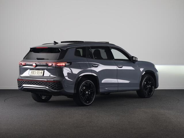 Volkswagen Tayron 1.5 eHybrid R-Line Edition 204 PK PHEV | verlengde garantie | Trekhaak | Panorama dak | Black Style | Stoel en stuur verwarming |