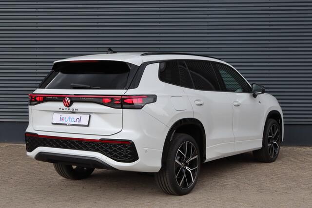 Volkswagen Tayron 1.5 eHybrid 272PK R-Line Black Style IQ.Light/Pano/Keyless/Camera/DCC/ACC/ Dodehoek/20"/Trekhaak wegkl.