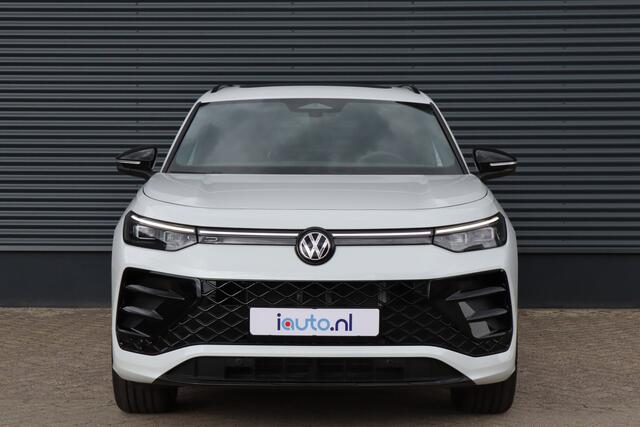 Volkswagen Tayron 1.5 eHybrid 272PK R-Line Black Style IQ.Light/Pano/Keyless/Camera/DCC/ACC/ Dodehoek/20"/Trekhaak wegkl.