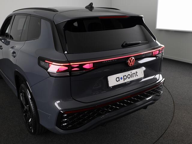 Volkswagen Tayron R-Line Edition 1.5 eHybrid 200 kW / 272 PK SUV 6 v Panoramadak | Trekhaak | 360 camera