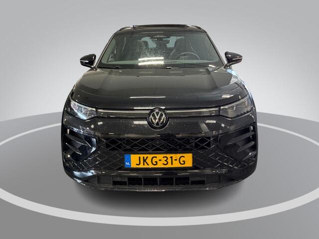 Volkswagen Tayron 1.5 272pk DSG eHybrid R-Line Edition · Panoramadak · 360 Camera · Wegklapbare Trekhaak · Dodehoek Detectie · 20'' Inch · Garantie t/m 03-11-2029 of 100.000km