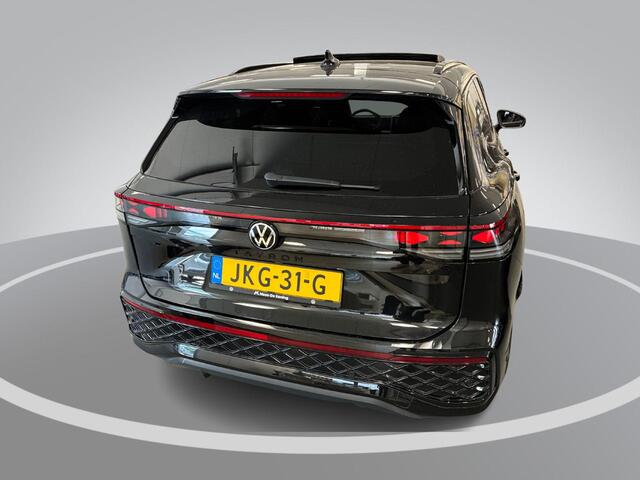 Volkswagen Tayron 1.5 272pk DSG eHybrid R-Line Edition · Panoramadak · 360 Camera · Wegklapbare Trekhaak · Dodehoek Detectie · 20'' Inch · Garantie t/m 03-11-2029 of 100.000km
