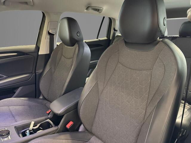 Volkswagen Tayron 1.5 204pk DSG eHybrid Life Edition · Camera · Wegklapbare Trekhaak · Apple/Android Car Play · Stoel-&Stuurverwarming · 18'' Inch ·