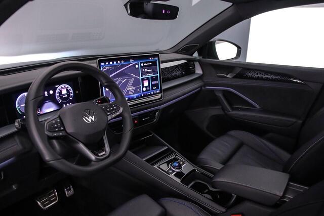 Volkswagen Tayron R-Line Edition 1.5 TSI eHybrid 272pk DSG Automaat Trekhaak, Panoramadak, Adaptive cruise control, Harman Kardon audio, Black Style, 360 camera, Achteruitrijcamera