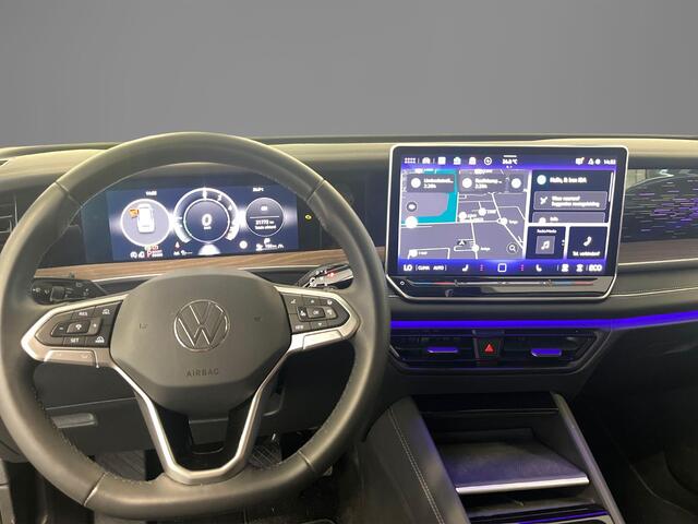 Volkswagen Tayron 1.5 eHybrid 204pk DSG Elegance · 360 Camera · Inklap. Trekhaak · Matrix LED · Stuur- & Stoelverwarming + Massage · Dodehoeksensor · Elek. Achterklep ·
