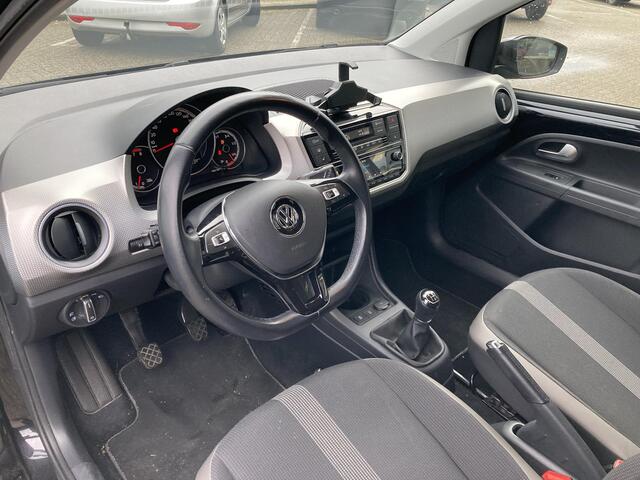 Volkswagen UP! 1.0 BMT high up! , Clima, Cruise, Camera, PDC, LMV 15 Inch, Stoelverwarming, All Season