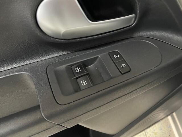 Volkswagen UP! 1.0 BMT MOVE UP! / LED / BLUETOOTH / AUX / AIRCO / ISOFIX