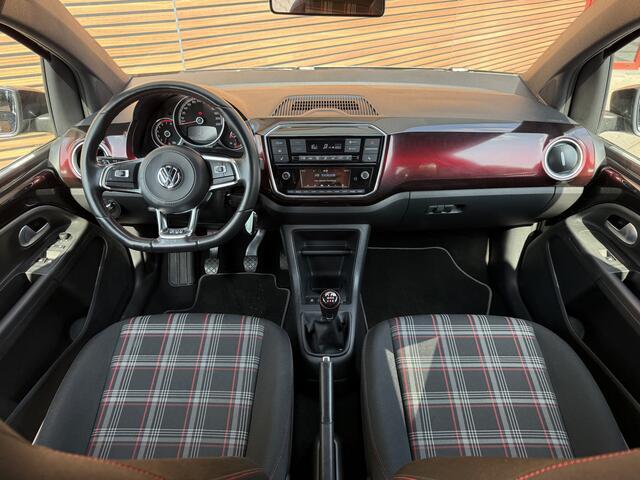 Volkswagen UP! 1.0 TSI GTI 17Inch / All season banden / PDC / Clima / Spoiler