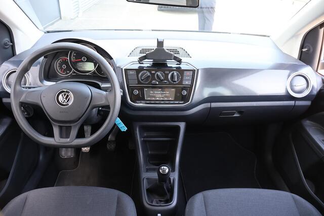 Volkswagen UP! 1.0 Airco | Carplay | DAB Radio | Start/Stop | NAP | Volledig Onderh. | Nette Auto
