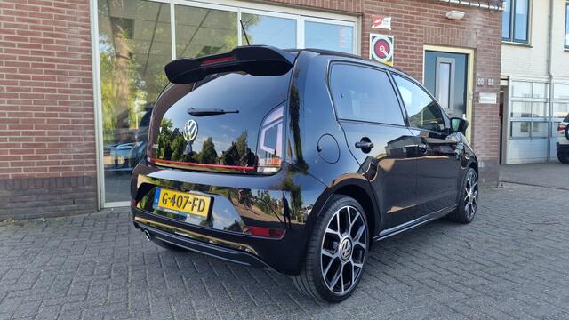 Volkswagen UP! 1.0 TSI GTI, Stoelverwarming, Camera, NL Auto!