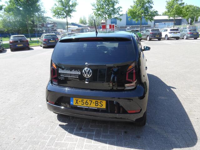 Volkswagen UP! 1.0 move up auto word nog wel meegereden