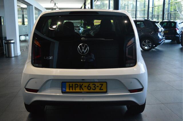 Volkswagen UP! 1.0 Black Style clima cruise pdc camera lichtmetaal 16 inch !!