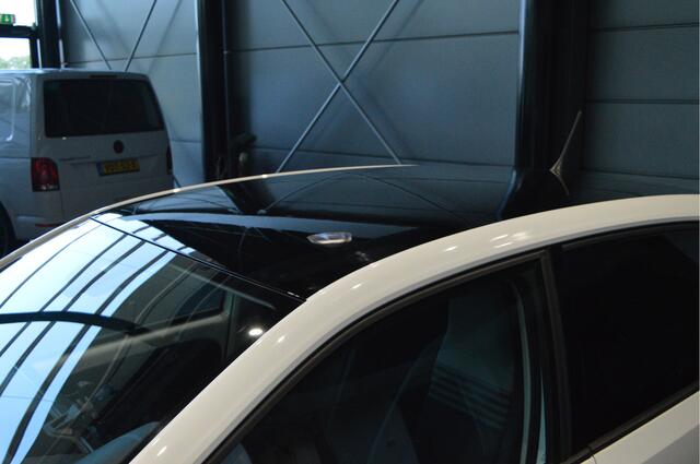 Volkswagen UP! 1.0 Black Style clima cruise pdc camera lichtmetaal 16 inch !!