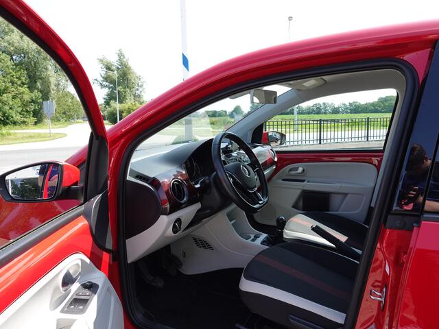Volkswagen UP! 1.0 BMT high up! LMV | CRUISE | PARKEERSENSOREN | AIRCO