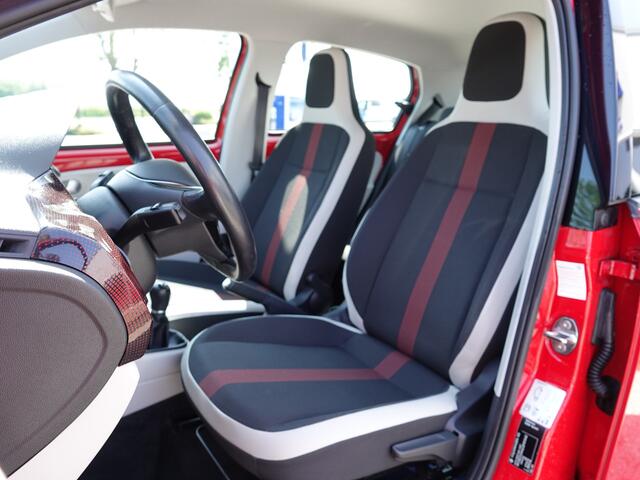 Volkswagen UP! 1.0 BMT high up! LMV | CRUISE | PARKEERSENSOREN | AIRCO
