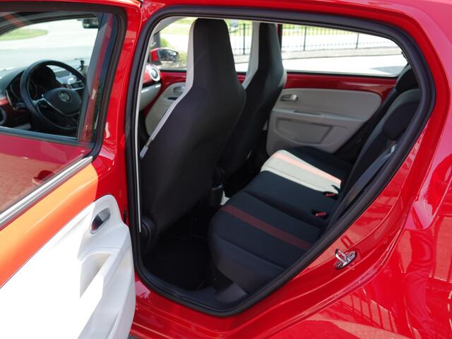 Volkswagen UP! 1.0 BMT high up! LMV | CRUISE | PARKEERSENSOREN | AIRCO