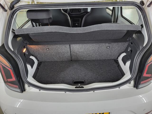 Volkswagen UP! 1.0 BMT move up! | Verwacht | PDC | Cruise | 4-seizoen banden |