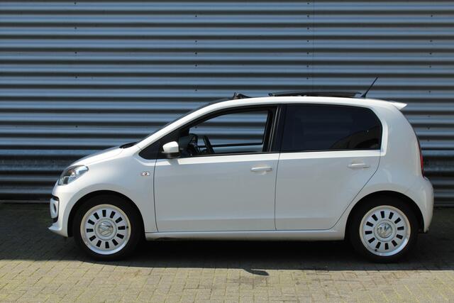 Volkswagen UP! 1.0 75pk high up! NL-Auto NAP Panoramadak Fender Airco Carplay Stoelverwarming CPV El. Ramen