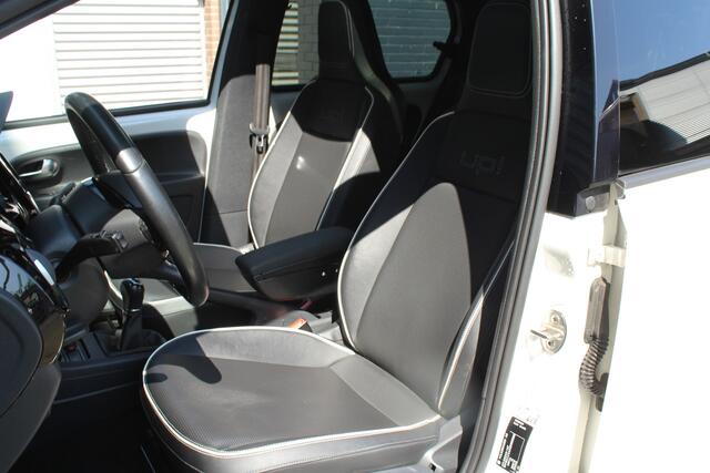 Volkswagen UP! 1.0 75pk high up! NL-Auto NAP Panoramadak Fender Airco Carplay Stoelverwarming CPV El. Ramen