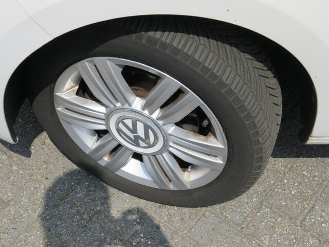 Volkswagen UP! 1.0 BMT high up! Executive * Rijklaarprijs incl. garantie * Clima * Stoelverwarming * Parkeersensoren * DAB+