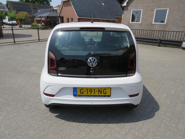 Volkswagen UP! 1.0 BMT high up! Executive * Rijklaarprijs incl. garantie * Clima * Stoelverwarming * Parkeersensoren * DAB+