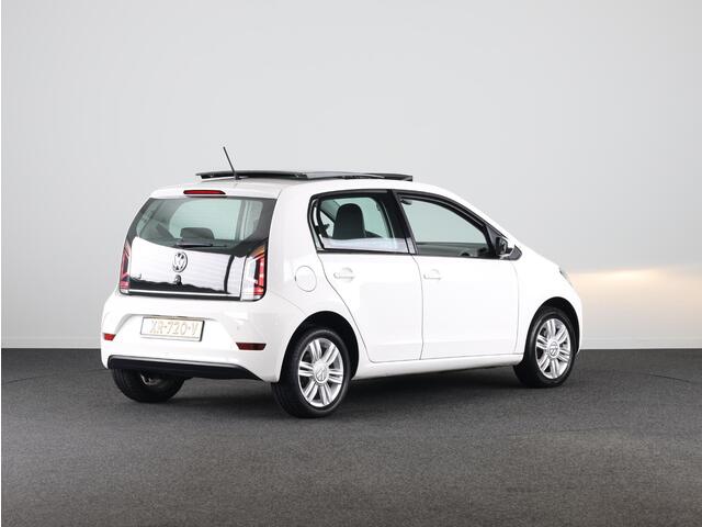 Volkswagen UP! 1.0 BMT high up! | Schuif/Kantel dak | Parkeer Sensoren achter | Achteruitrij Camera | Navigatie via App |