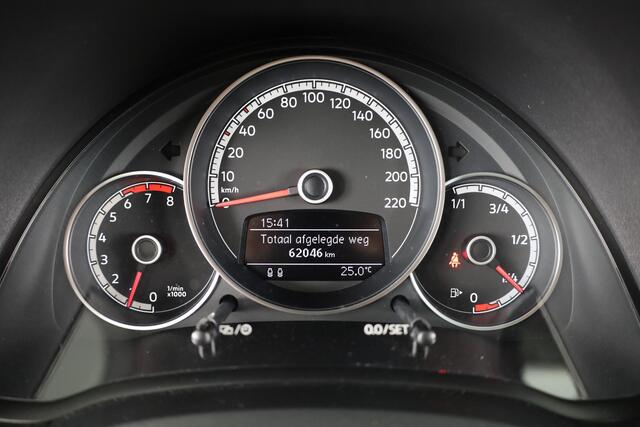 Volkswagen UP! 1.0 BMT high up! | Schuif/Kantel dak | Parkeer Sensoren achter | Achteruitrij Camera | Navigatie via App |