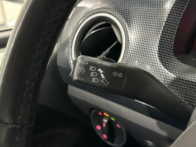 Volkswagen UP! 1.0 BMT move up! Navi | Cruise | Camera | PDC | 1e eig | NL auto