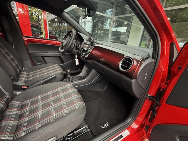 Volkswagen UP! 1.0 TSI GTI 116PK *!* NAVI/ BEATS/ STOELVERW/ PDC/ PRIVACY GLAS *!*