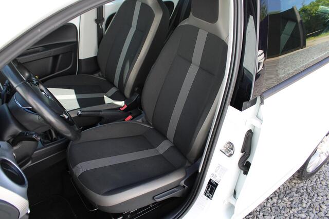 Volkswagen UP! 1.0 BMT high up! Bluetooth, Parkeersensoren, LM-Velgen en Keurig onderhouden!