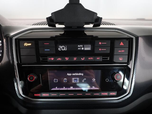 Volkswagen UP! 1.0 65 pk | Verlengde garantie | Navigatie via App | Autom. airco | Cruise control | Parkeersensoren achter | Achteruitrijcamera |